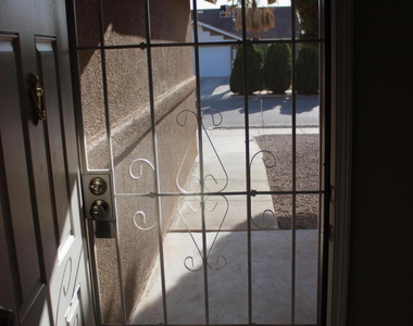 13978 Vaquero Rock Drive - Photo Thumbnail 4