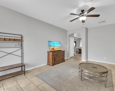 408 Bellwoode Avenue - Photo Thumbnail 24