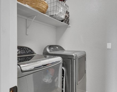 408 Bellwoode Avenue - Photo Thumbnail 36