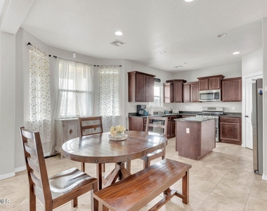408 Bellwoode Avenue - Photo Thumbnail 9