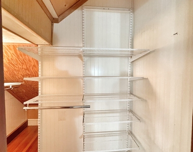 14 Woodbury Avenue - Photo Thumbnail 12