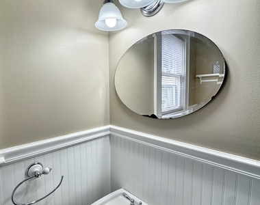 14 Woodbury Avenue - Photo Thumbnail 8