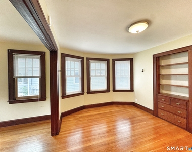 14 Woodbury Avenue - Photo Thumbnail 5