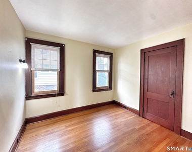 14 Woodbury Avenue - Photo Thumbnail 10