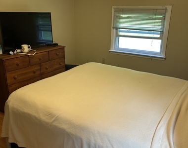 15 Earl Avenue - Photo Thumbnail 11
