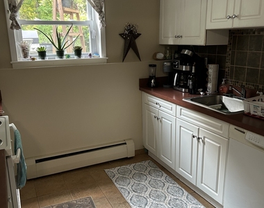 15 Earl Avenue - Photo Thumbnail 3