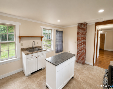 111 Rockwell Street - Photo Thumbnail 5