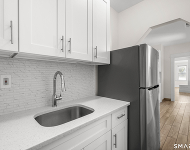 214 Hemingway Avenue - Photo Thumbnail 2