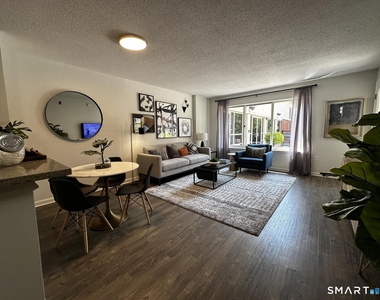 52 Forest Street - Photo Thumbnail 12