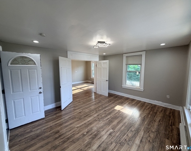 21 Sylvan Avenue - Photo Thumbnail 2