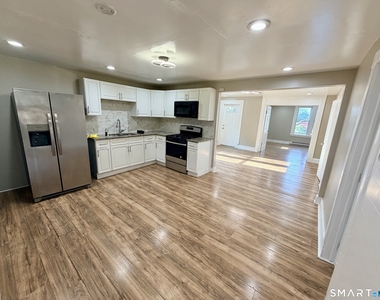 21 Sylvan Avenue - Photo Thumbnail 3