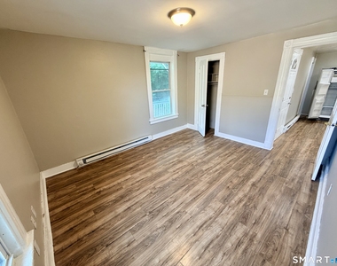 21 Sylvan Avenue - Photo Thumbnail 5