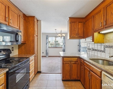 17 Oak Forest Drive - Photo Thumbnail 2