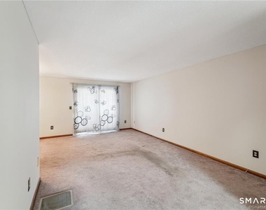 17 Oak Forest Drive - Photo Thumbnail 15