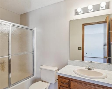 17 Oak Forest Drive - Photo Thumbnail 30