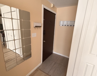 265 Burritt Street - Photo Thumbnail 2