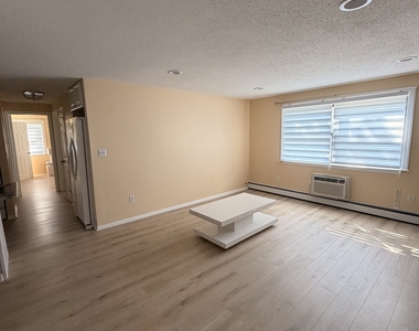 265 Burritt Street - Photo Thumbnail 4