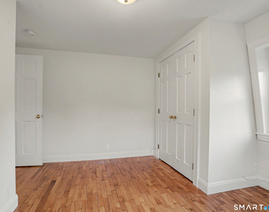 38 Morgan Avenue - Photo Thumbnail 26