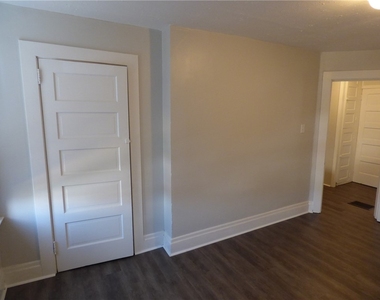 1134 Race St - Photo Thumbnail 13