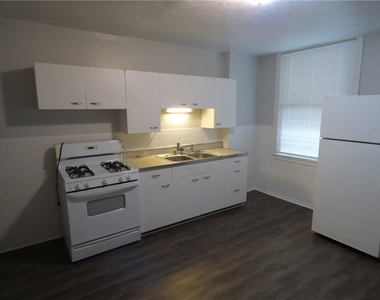 1134 Race St - Photo Thumbnail 2