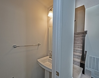 213 Amon St - Photo Thumbnail 15