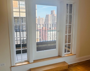95 Christopher Street - Photo Thumbnail 4