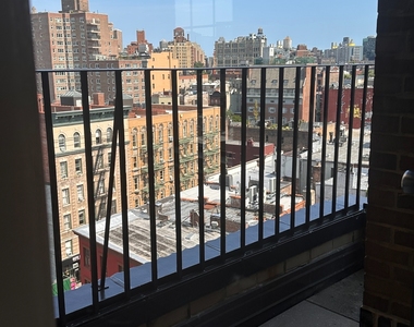 95 Christopher Street - Photo Thumbnail 5