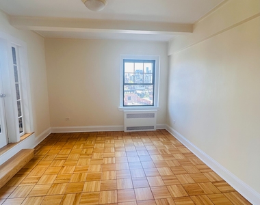 95 Christopher Street - Photo Thumbnail 3