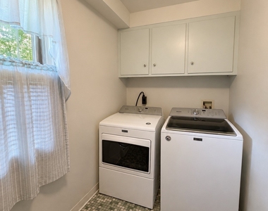 240 Ridgefield Road - Photo Thumbnail 9