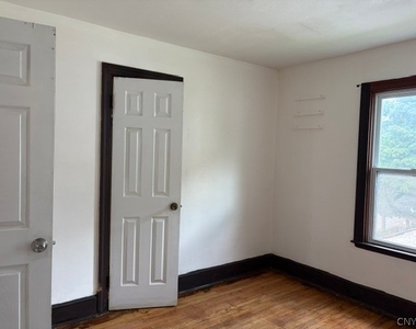 601 Court Street - Photo Thumbnail 4