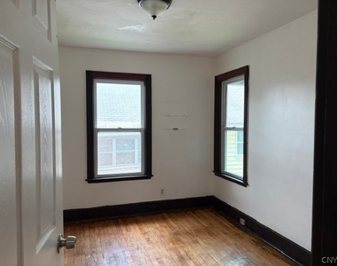 601 Court Street - Photo Thumbnail 3