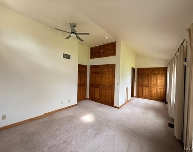 2937 Hamlin Avenue - Photo Thumbnail 10