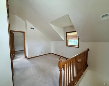 2937 Hamlin Avenue - Photo Thumbnail 15