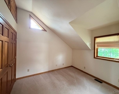 2937 Hamlin Avenue - Photo Thumbnail 16