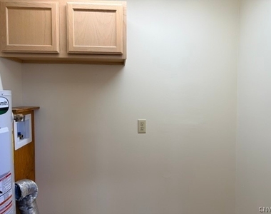 2937 Hamlin Avenue - Photo Thumbnail 12