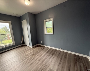 4822 W Seneca - Photo Thumbnail 4