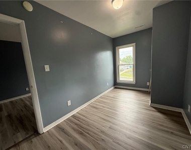 4822 W Seneca - Photo Thumbnail 5