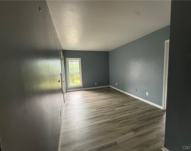 4822 W Seneca - Photo Thumbnail 2