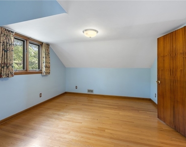 444 Buckingham Avenue - Photo Thumbnail 20