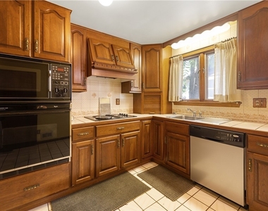 444 Buckingham Avenue - Photo Thumbnail 10