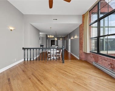 526 Plum Street - Photo Thumbnail 7