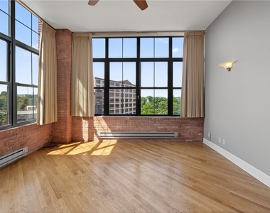 526 Plum Street - Photo Thumbnail 10