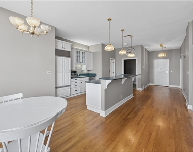 526 Plum Street - Photo Thumbnail 6