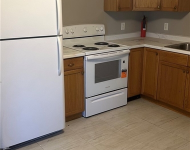 825 Payne Avenue - Photo Thumbnail 2