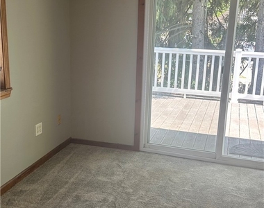 825 Payne Avenue - Photo Thumbnail 3