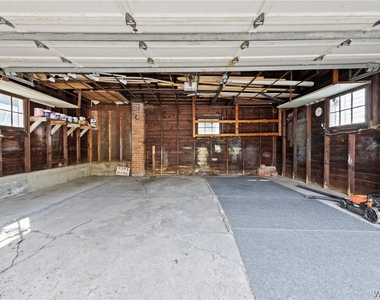 80 Capen Boulevard - Photo Thumbnail 30