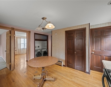 80 Capen Boulevard - Photo Thumbnail 10