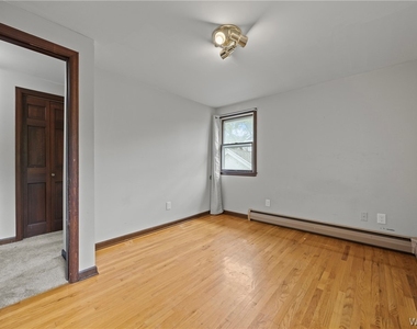 80 Capen Boulevard - Photo Thumbnail 26
