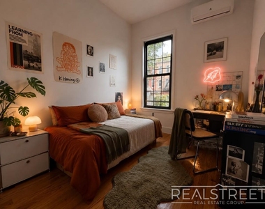 110a Covert Street - Photo Thumbnail 5