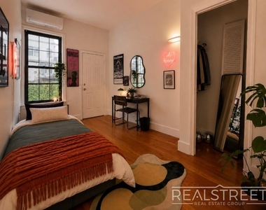 110a Covert Street - Photo Thumbnail 2